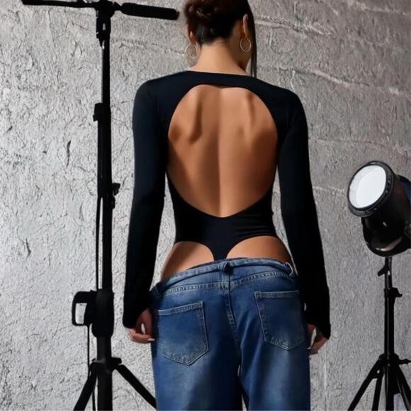 Private Label Tops - EYE-CATCHING Bodysuit | SZ M | Black Open-Back Cutout Shapewear Long Sleeve Top